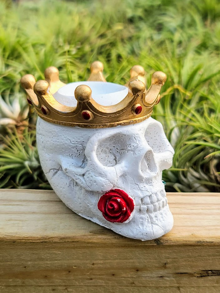 Crowned Skull Crystal Stand