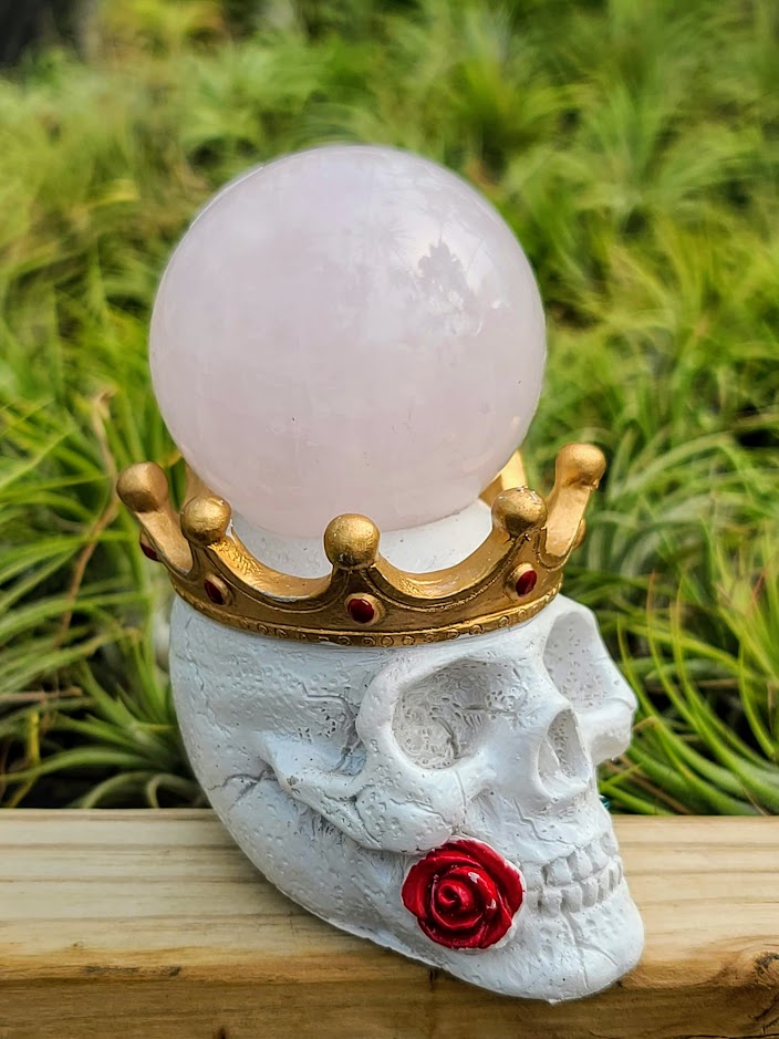 Crowned Skull Crystal Stand