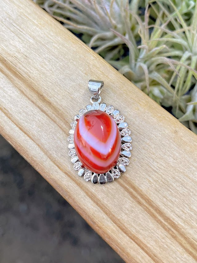 Real carnelian agate necklace, Women's Fashion, Jewelry & Organizers,  Necklaces on Carousell