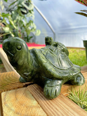 WYSIWYG- Green Jade Mother & Baby Turtles
